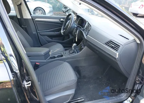 2024 Volkswagen Jetta 1.5T S z USA, uszkodzony, nr VIN 3VW5M7BU8RM093103